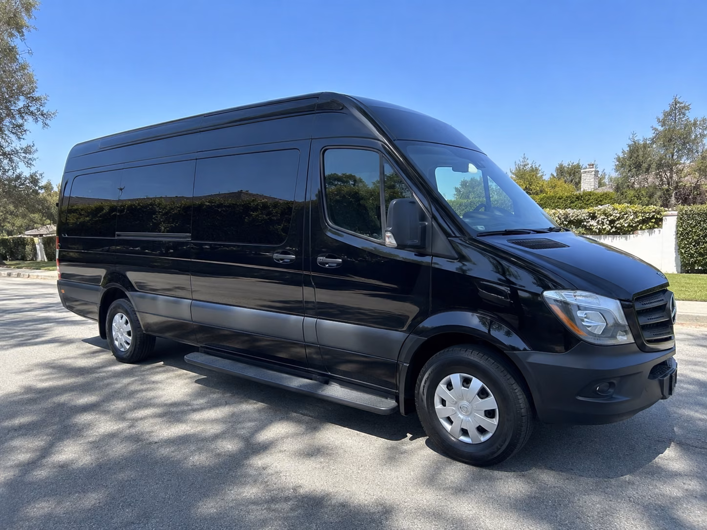stamford 10 passenger sprinter van