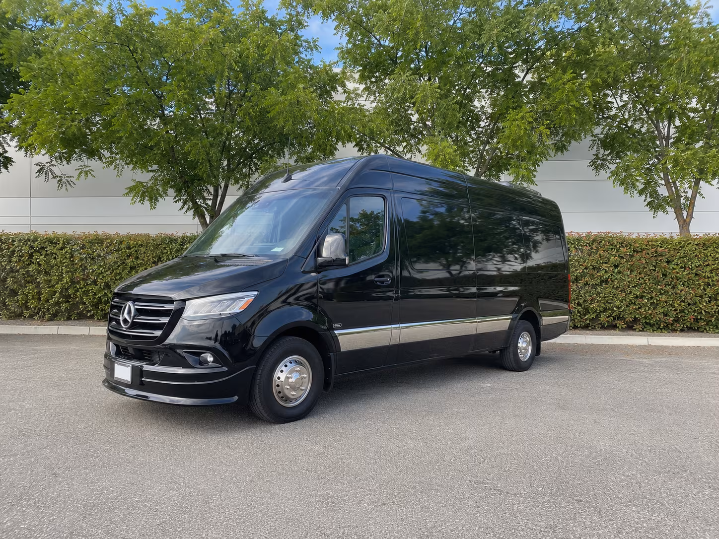 stamford 20 passenger sprinter van